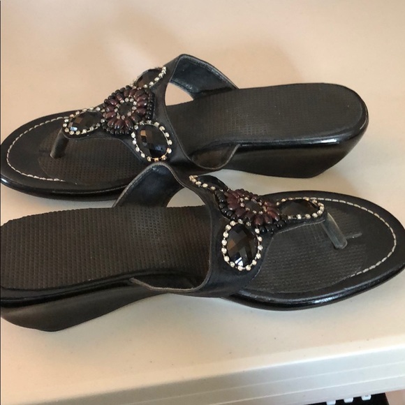 Gorgeous Jeweled Sandals Sz 8.5 - Picture 2 of 3